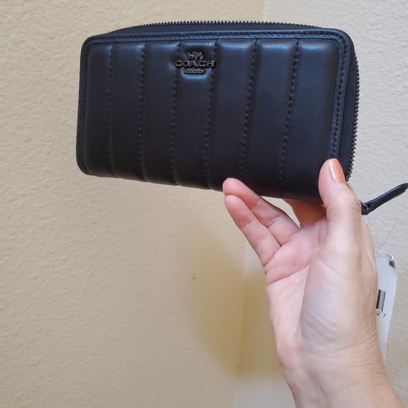 Coach Accordion Zip Around Wallet With Quilting - Picture 10 of 10